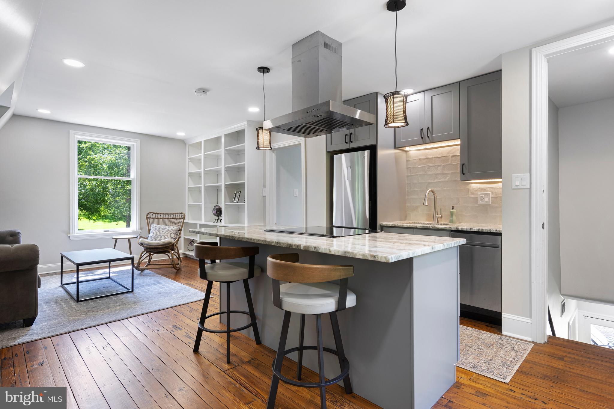 CHESTNUT HILL - Residential