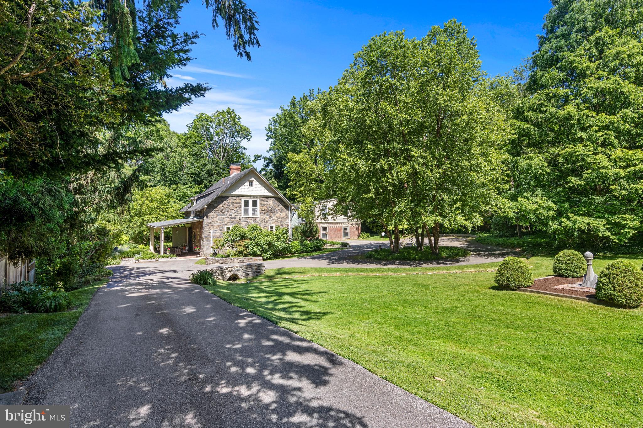 CHESTNUT HILL - Residential