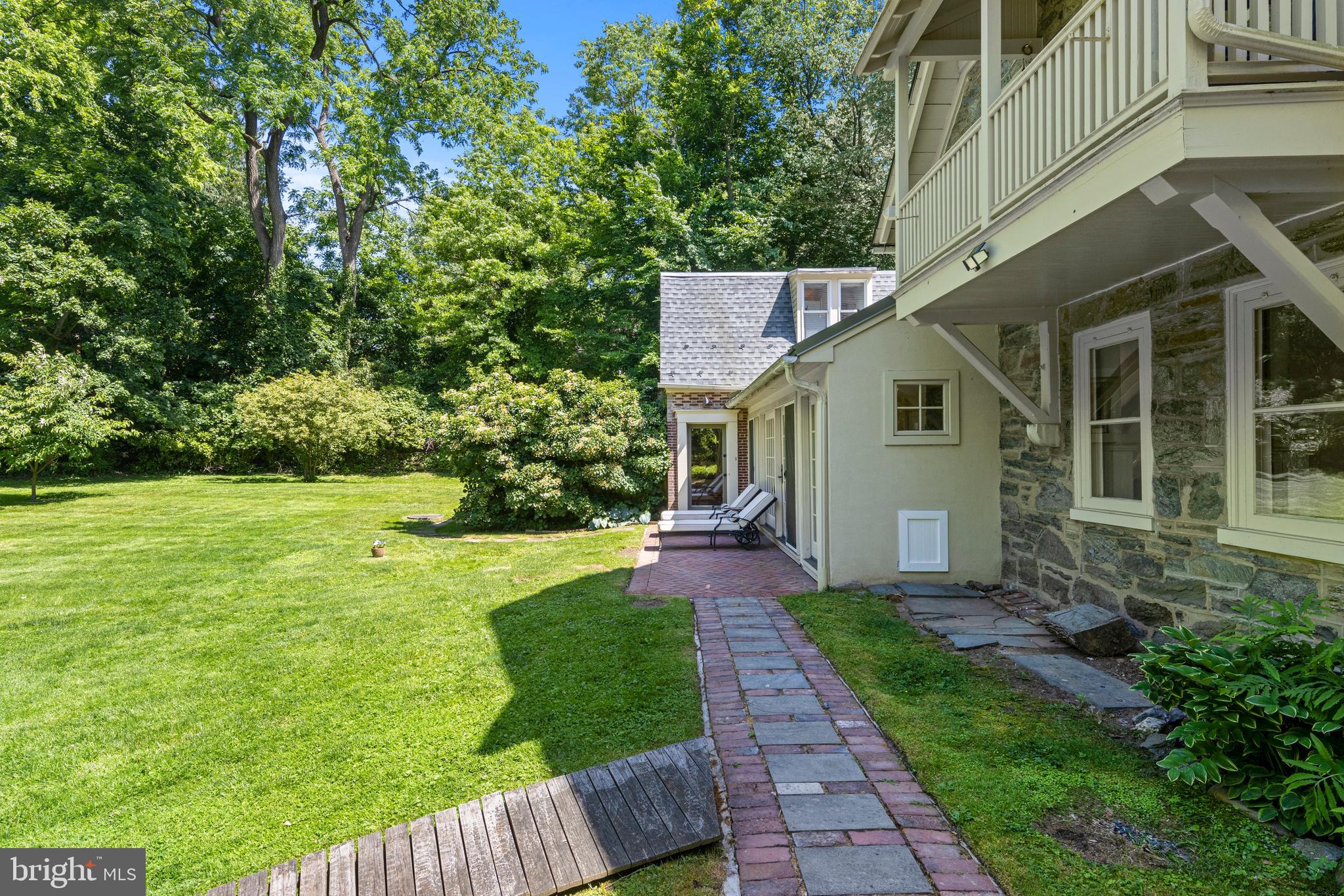 CHESTNUT HILL - Residential