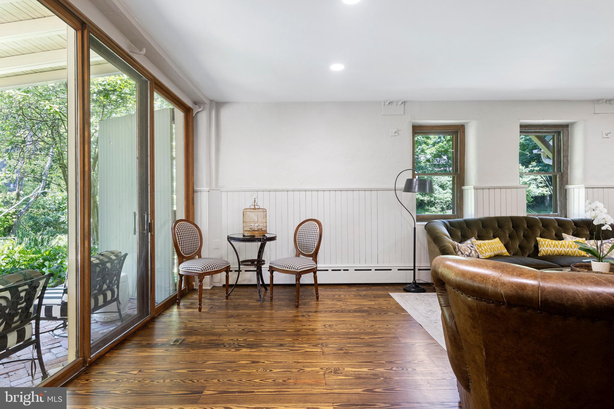 CHESTNUT HILL - Residential