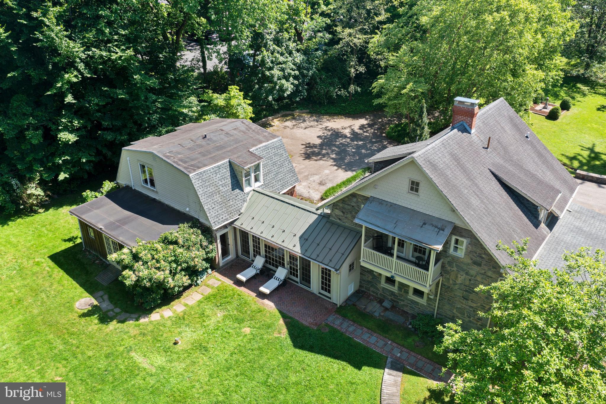 CHESTNUT HILL - Residential