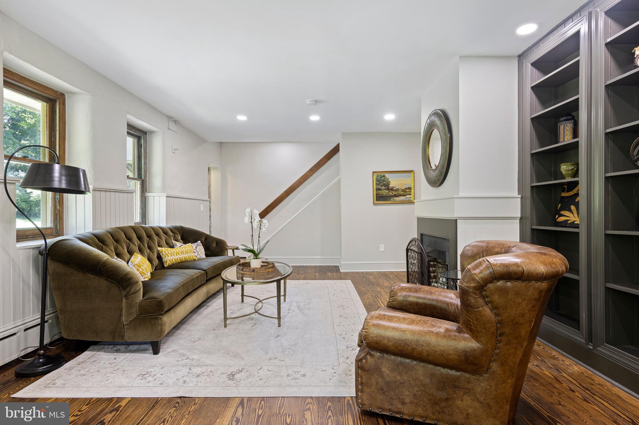 CHESTNUT HILL - Residential