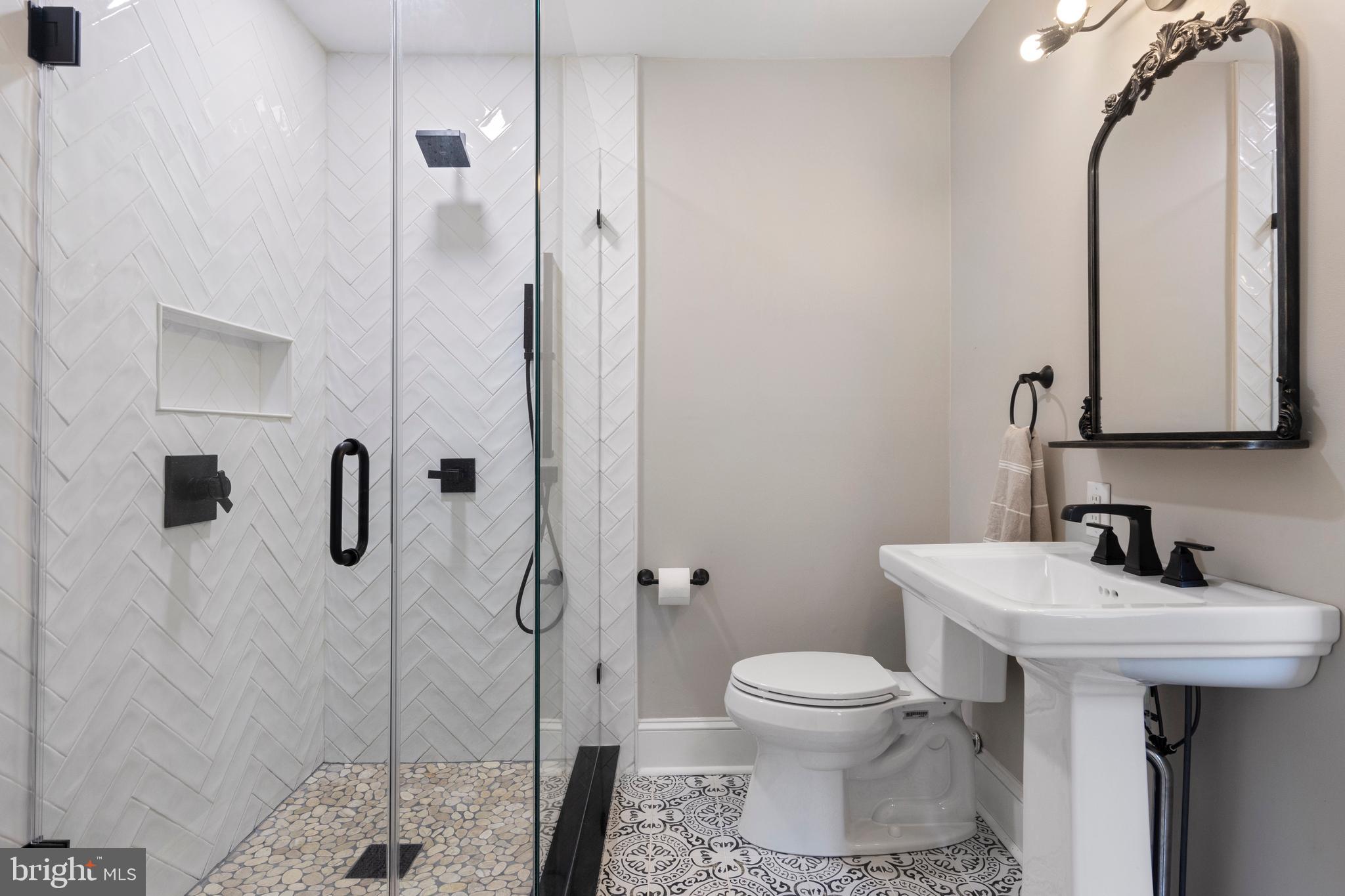 CHESTNUT HILL - Residential