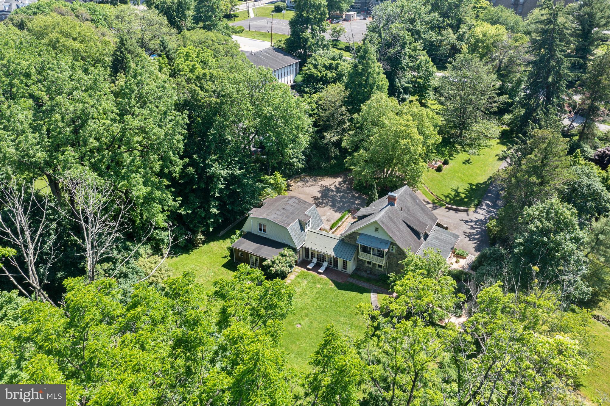 CHESTNUT HILL - Residential