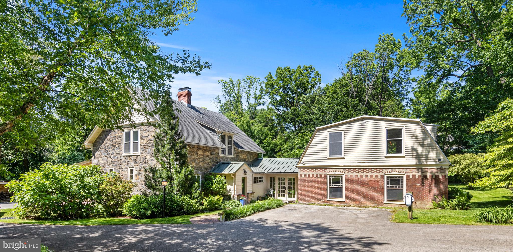 CHESTNUT HILL - Residential