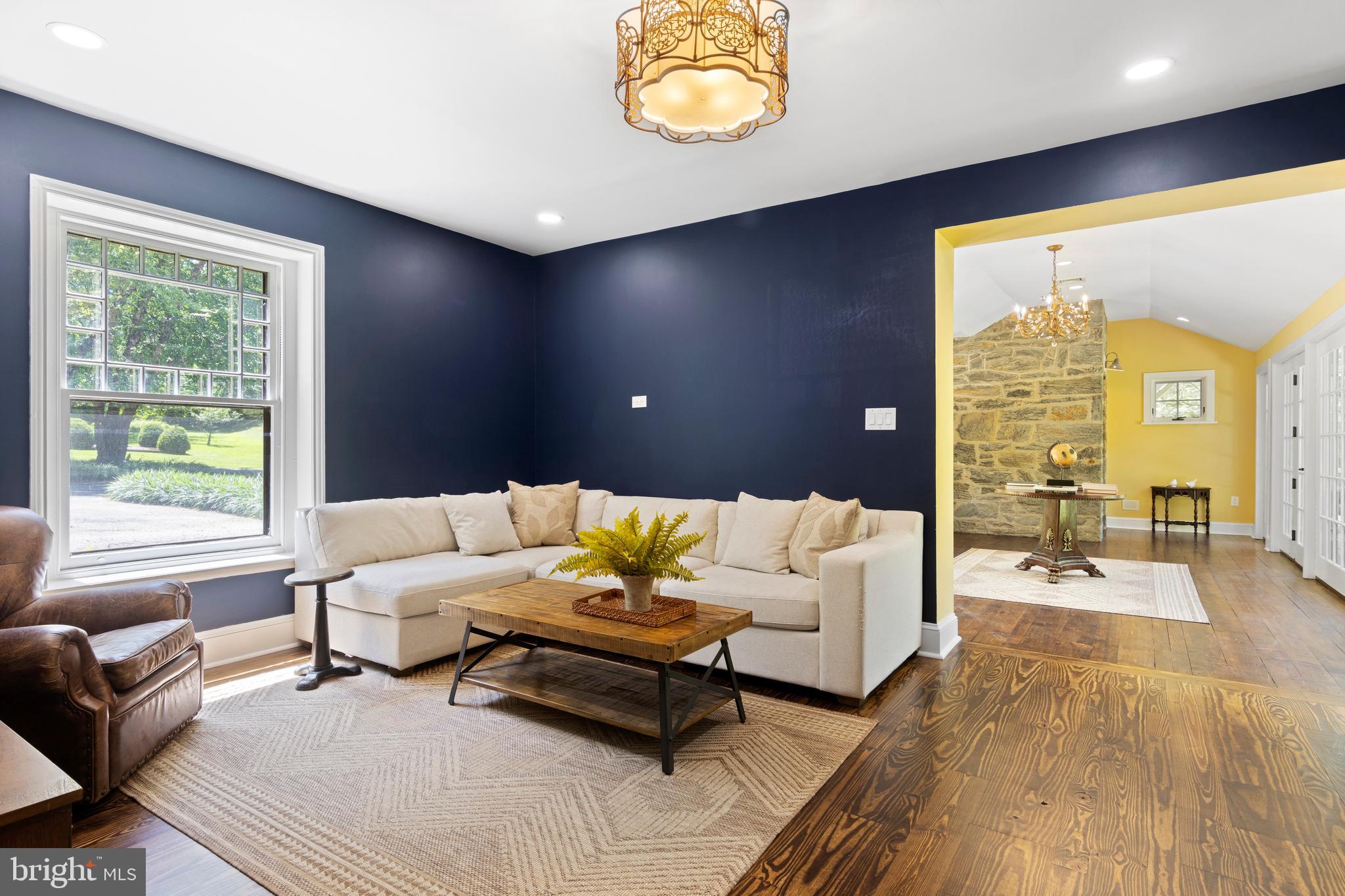 CHESTNUT HILL - Residential