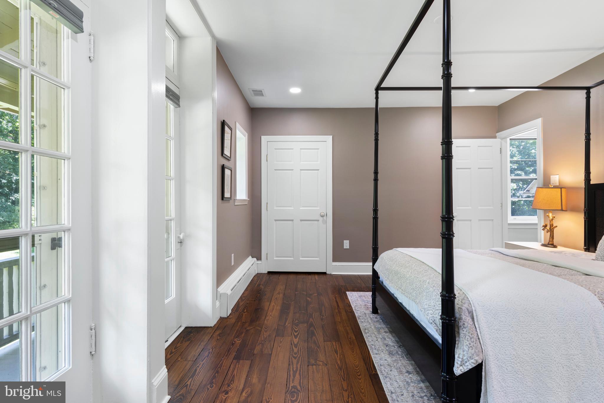 CHESTNUT HILL - Residential