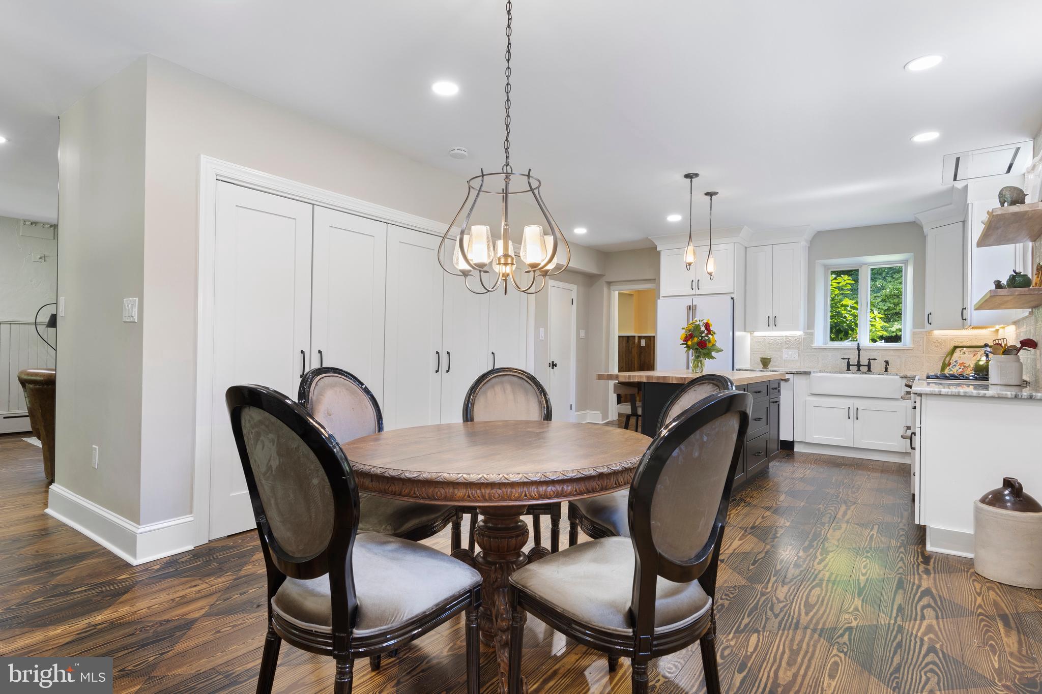 CHESTNUT HILL - Residential