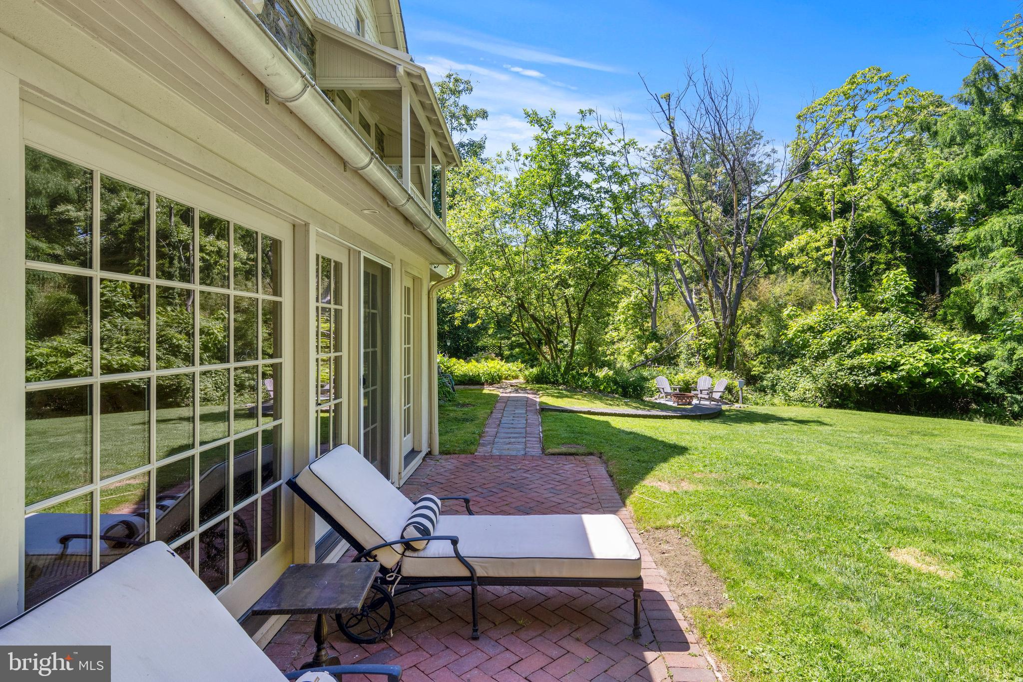 CHESTNUT HILL - Residential