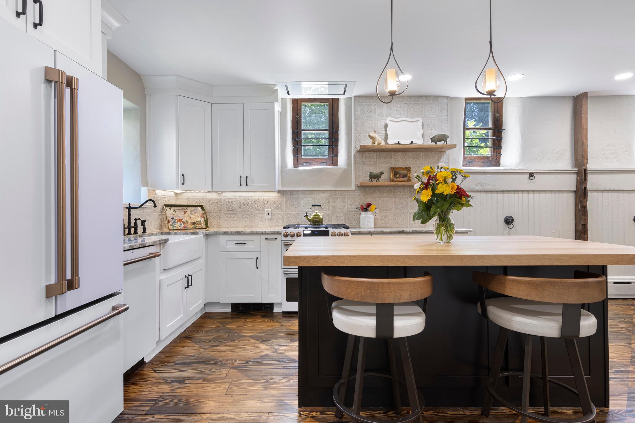 CHESTNUT HILL - Residential