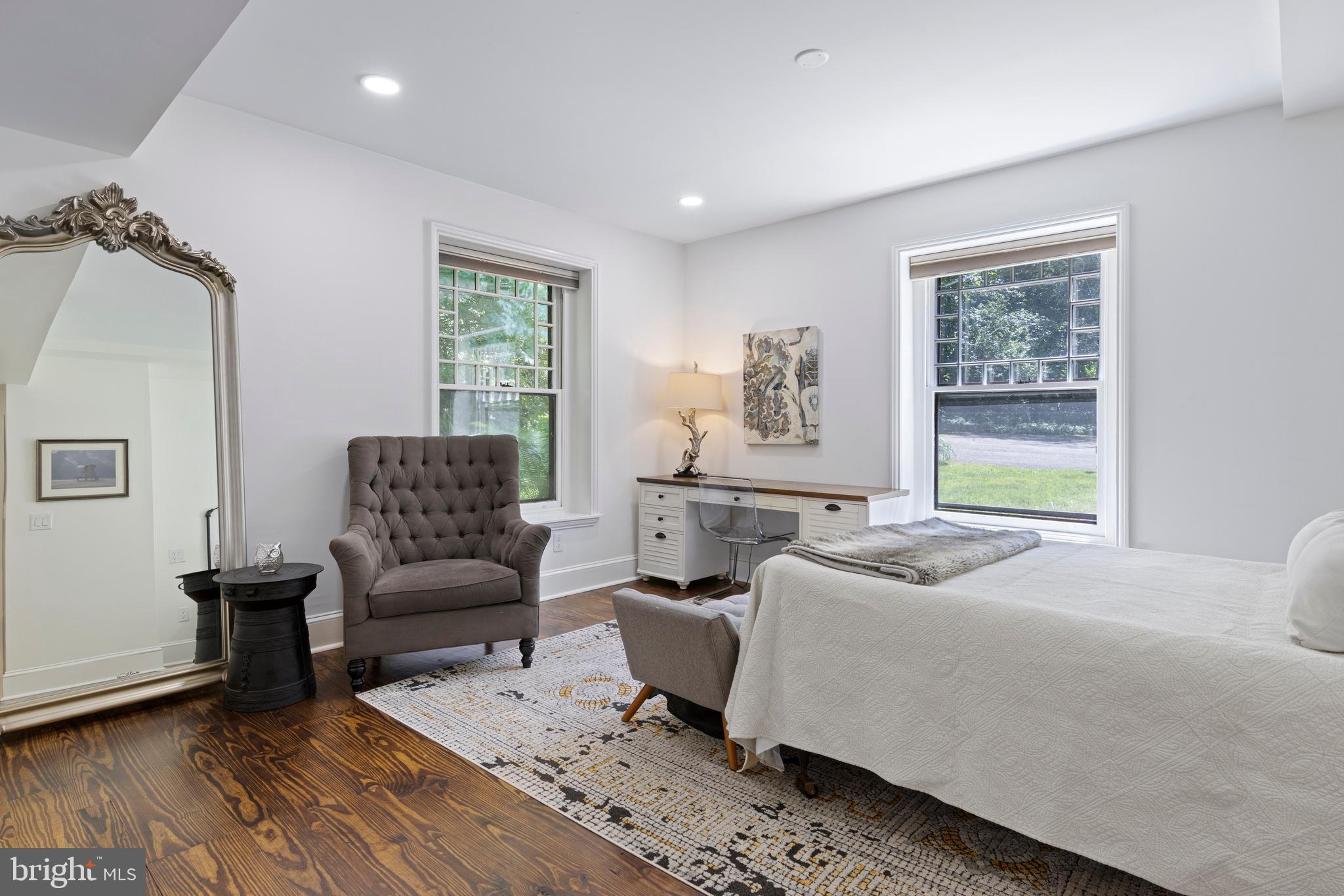 CHESTNUT HILL - Residential