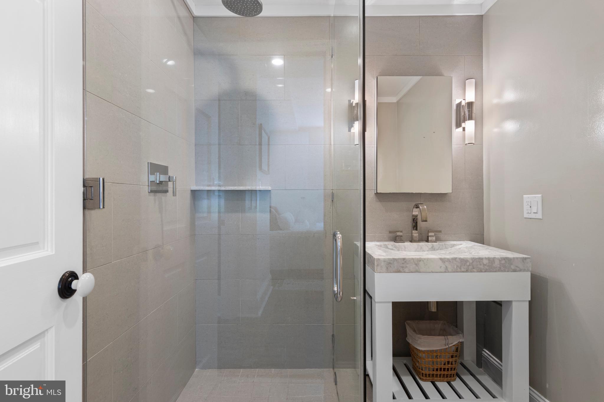 CHESTNUT HILL - Residential