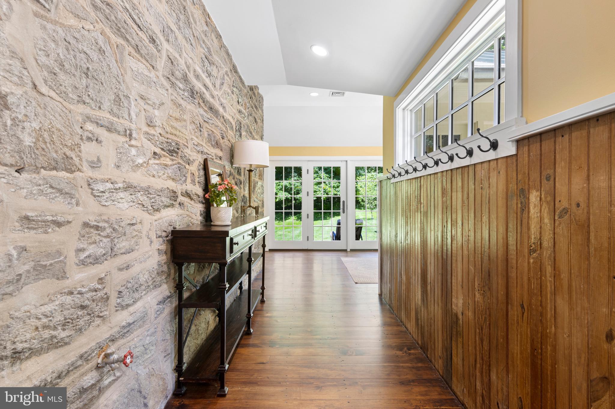 CHESTNUT HILL - Residential