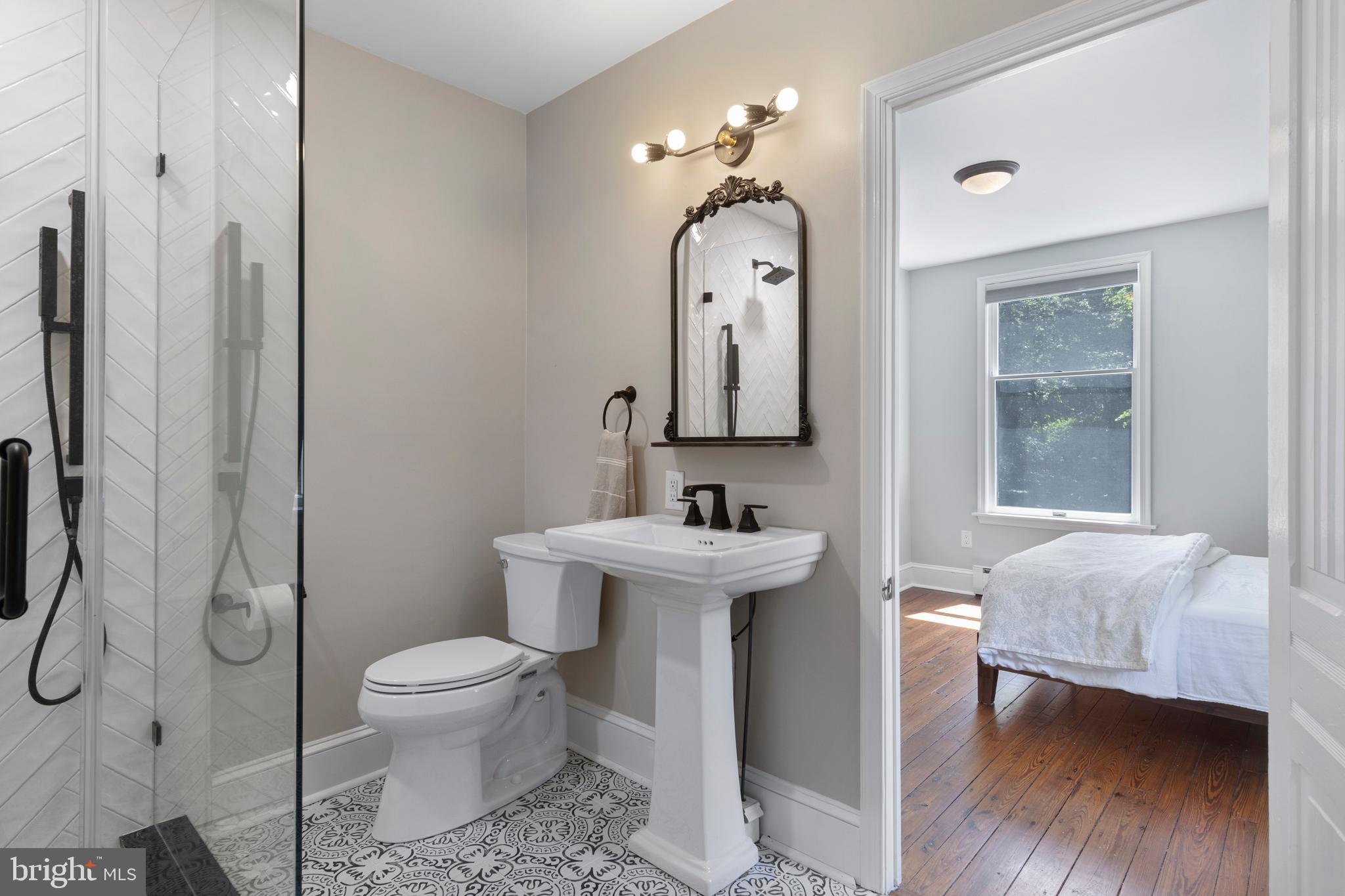 CHESTNUT HILL - Residential