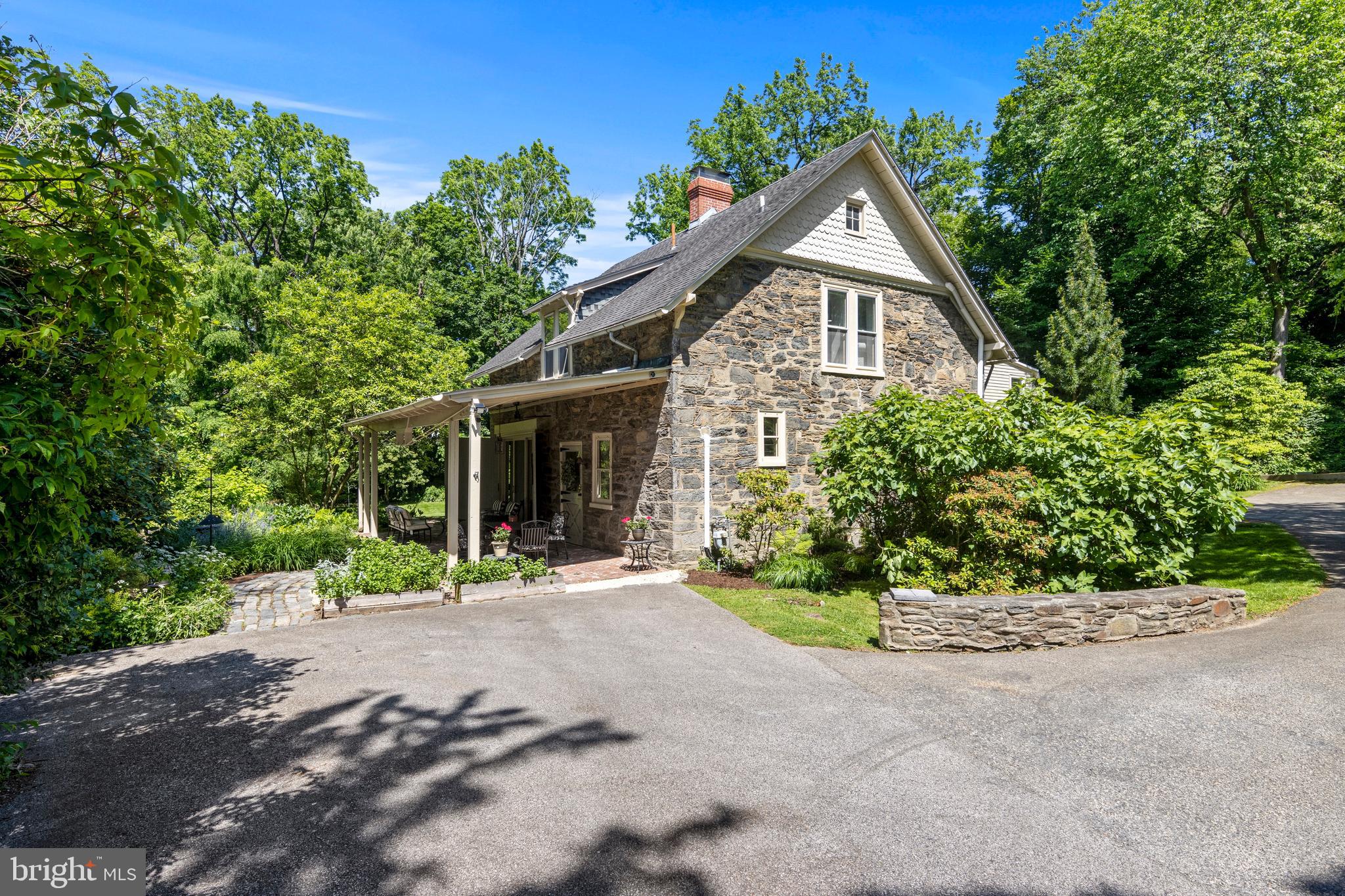 CHESTNUT HILL - Residential