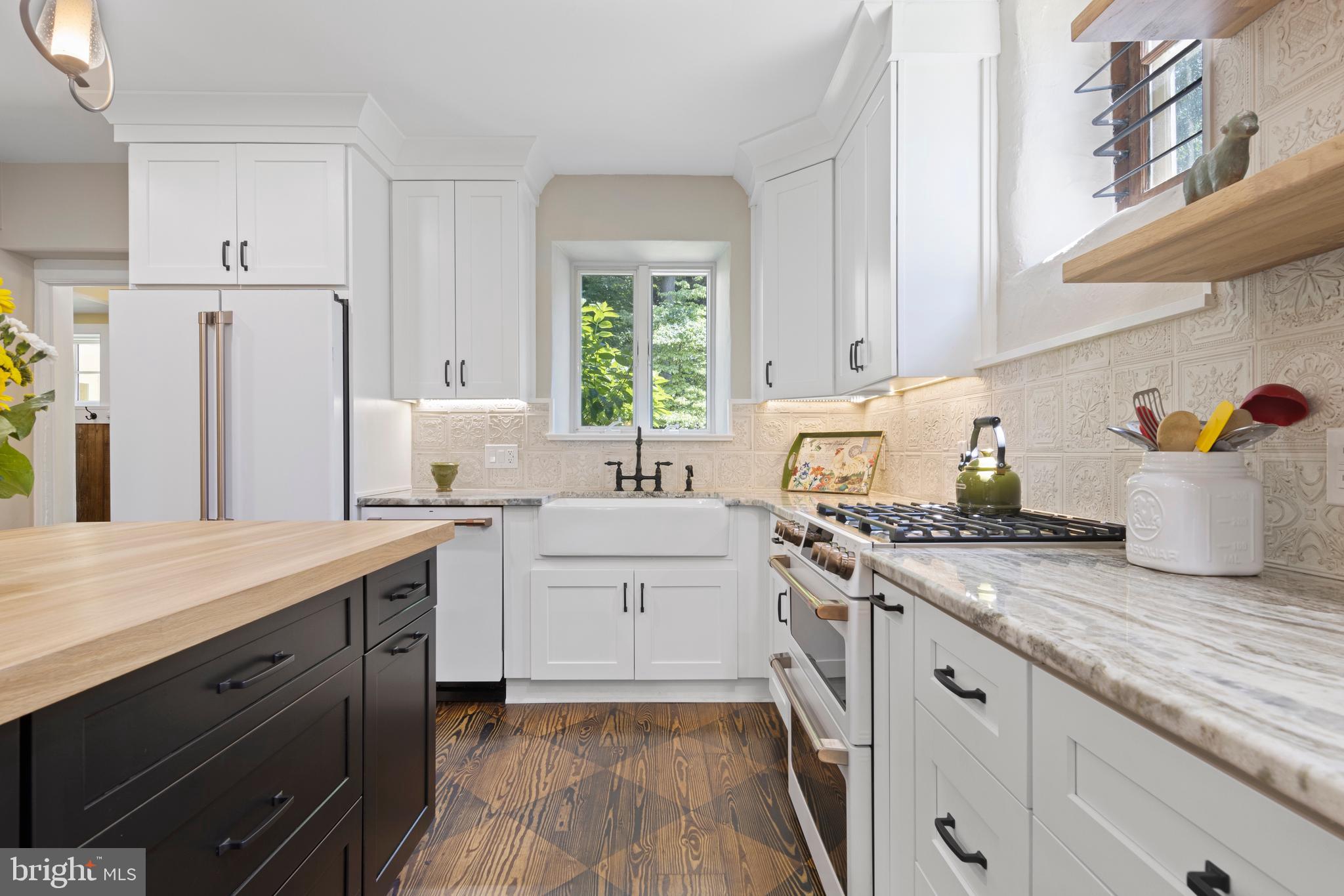 CHESTNUT HILL - Residential