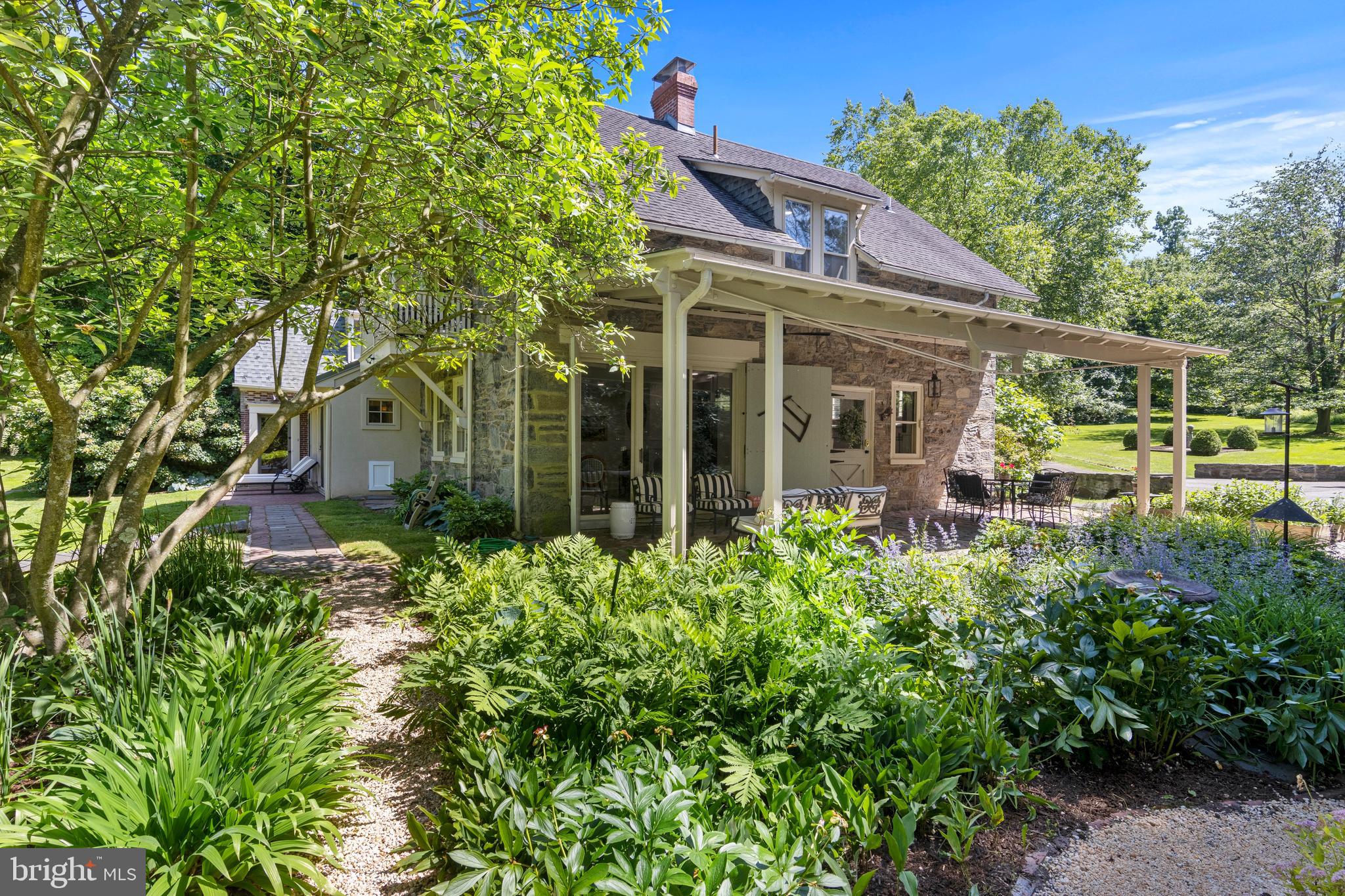 CHESTNUT HILL - Residential