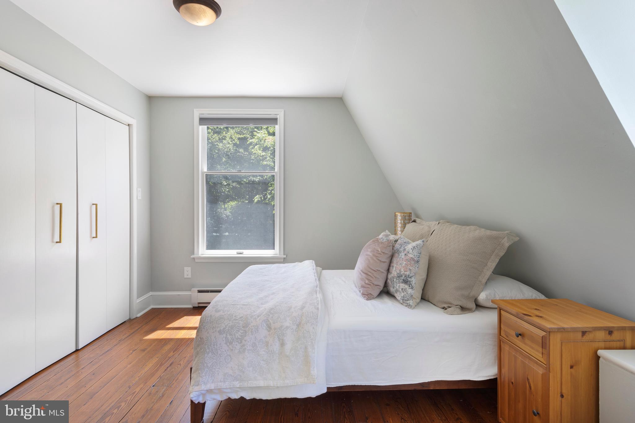 CHESTNUT HILL - Residential