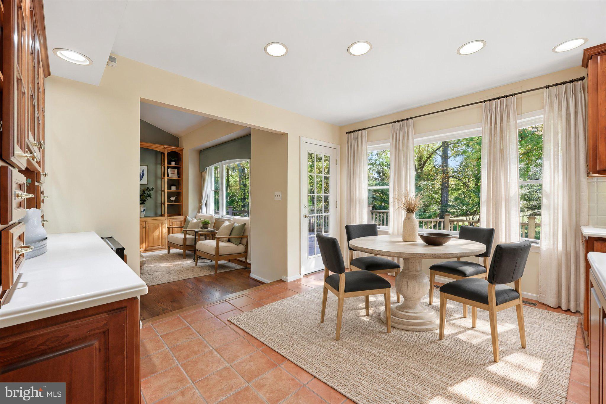 5009 CAMELBACK LANE