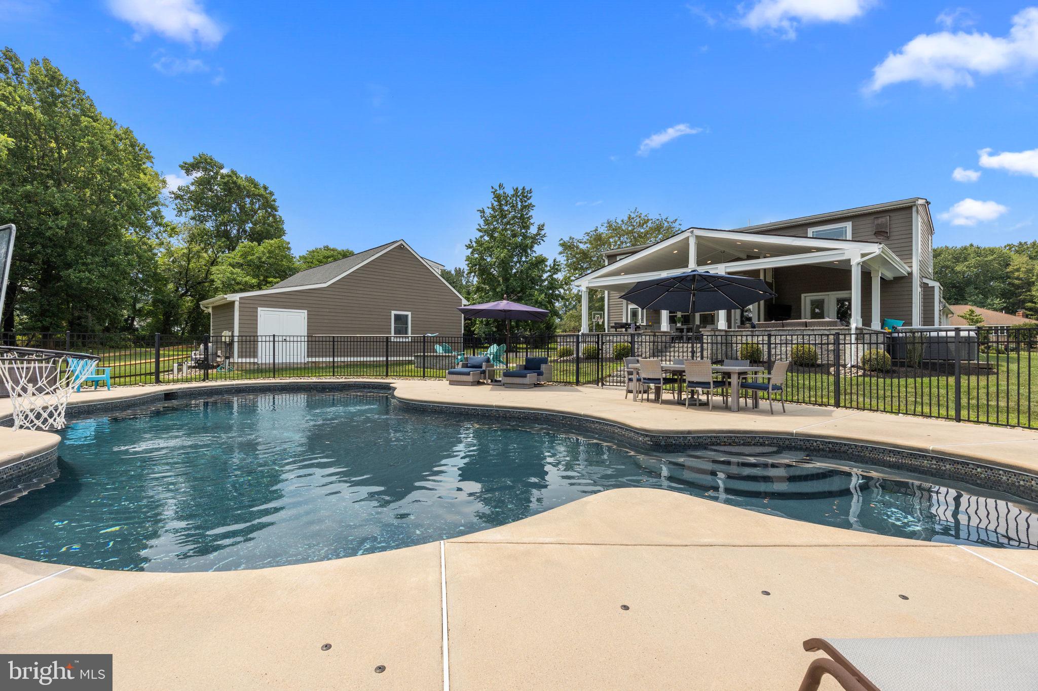 BROOKWOOD ESTS - Residential