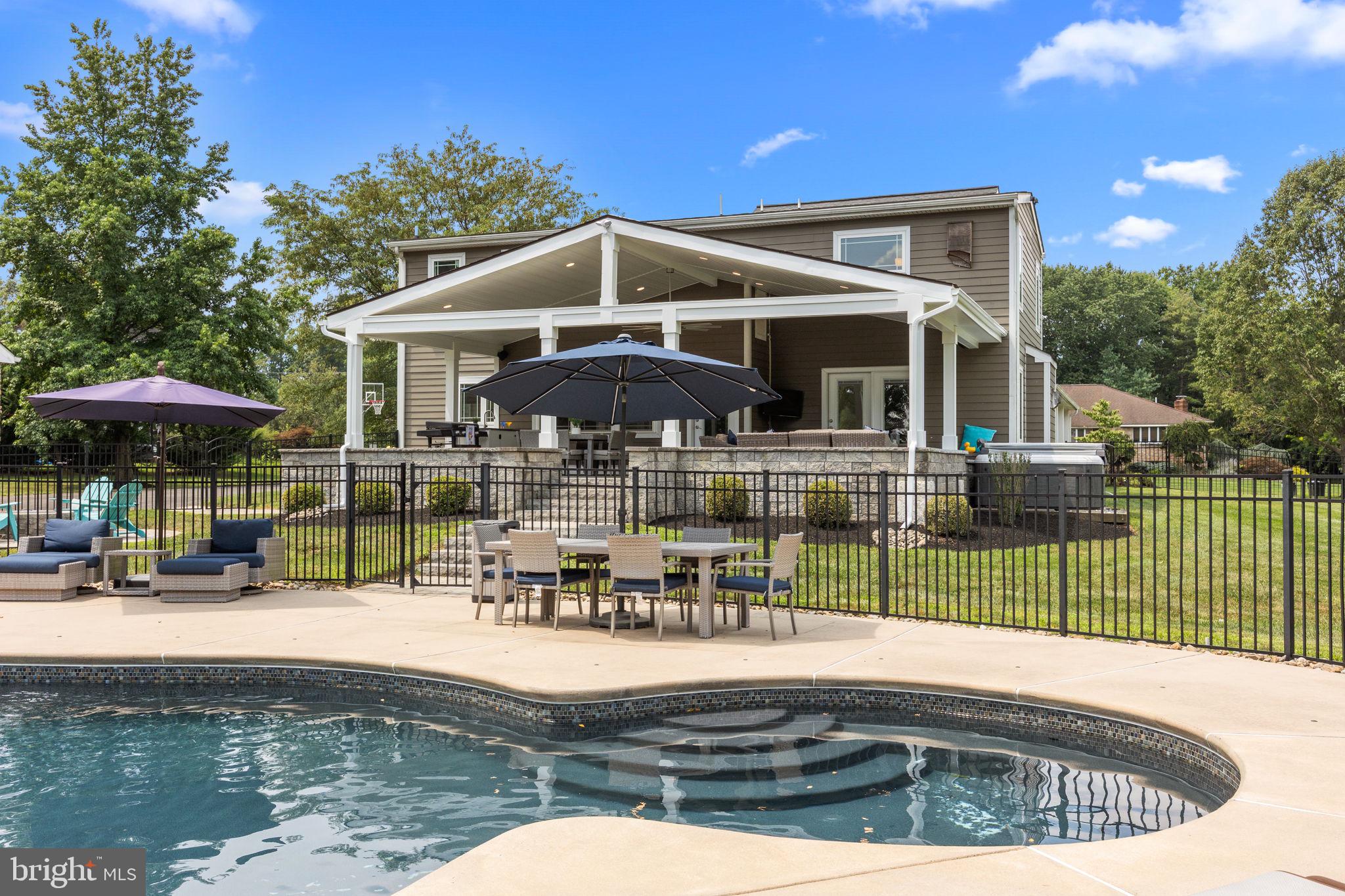 BROOKWOOD ESTS - Residential