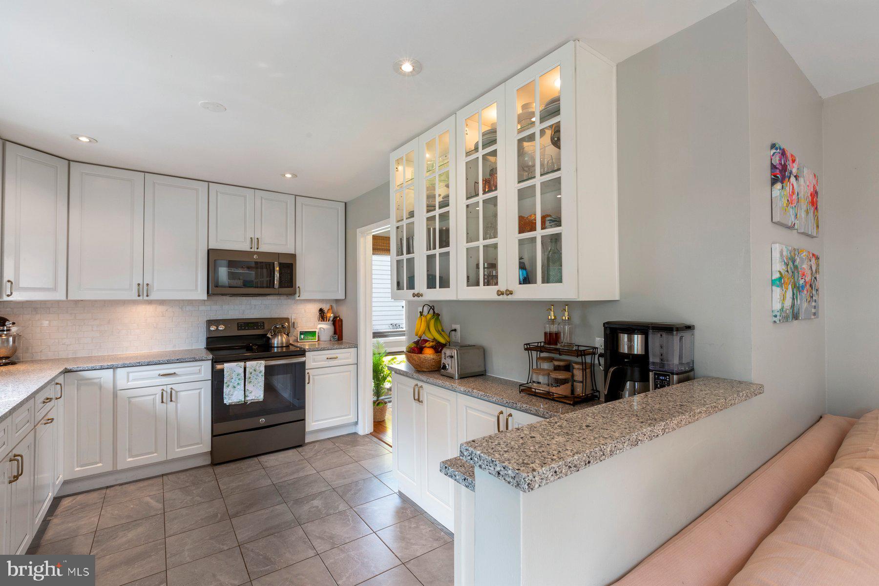 STONEYBROOKE - Residential