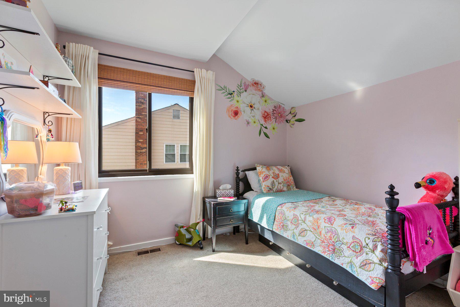 STONEYBROOKE - Residential