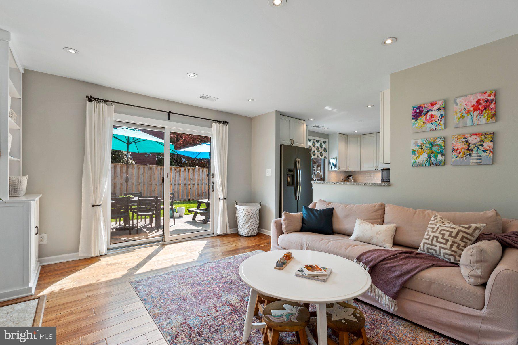 STONEYBROOKE - Residential