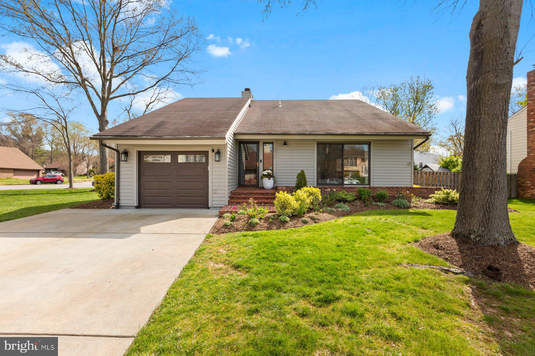 STONEYBROOKE - Residential