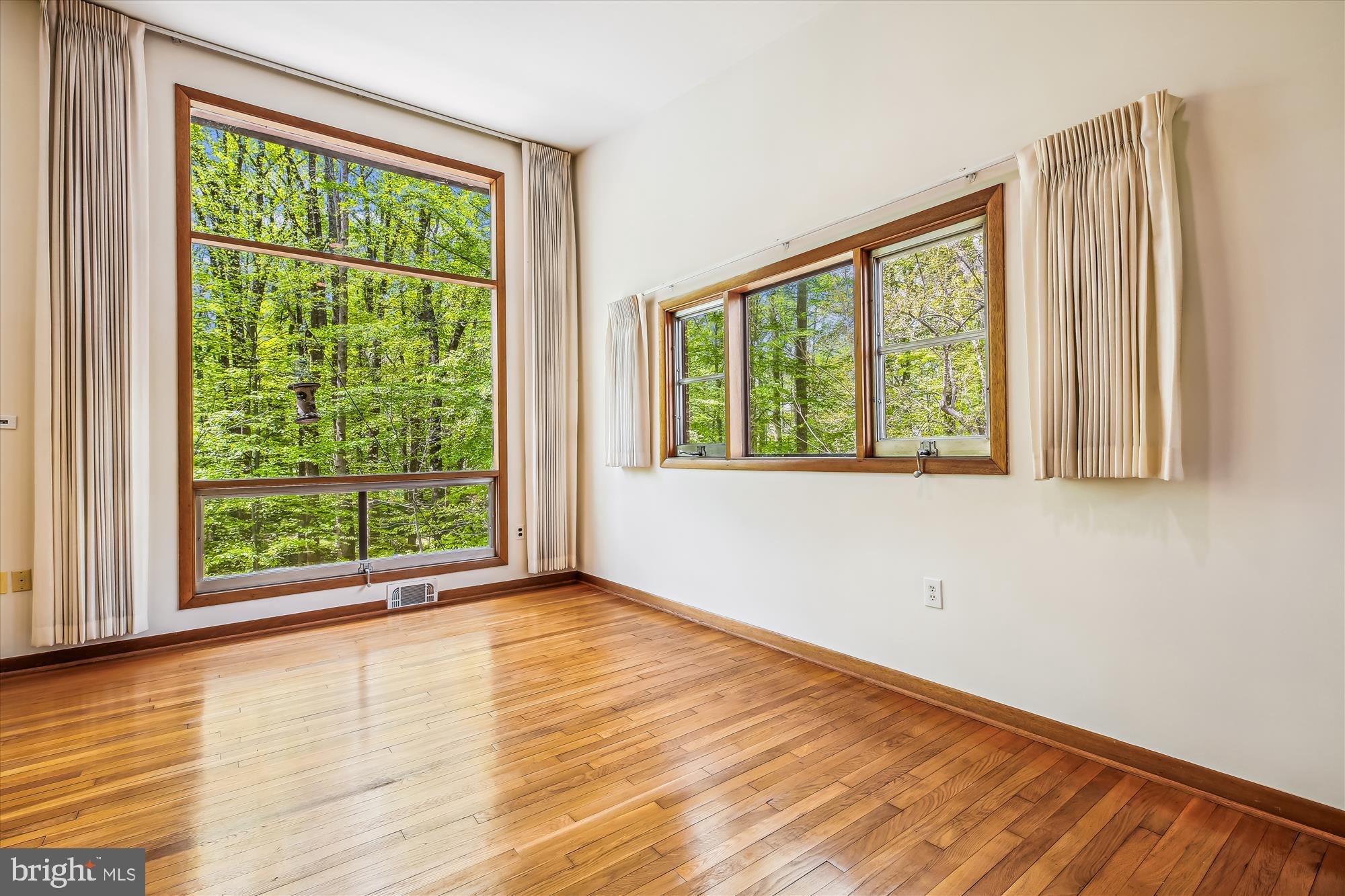 DARNESTOWN OUTSIDE - Residential