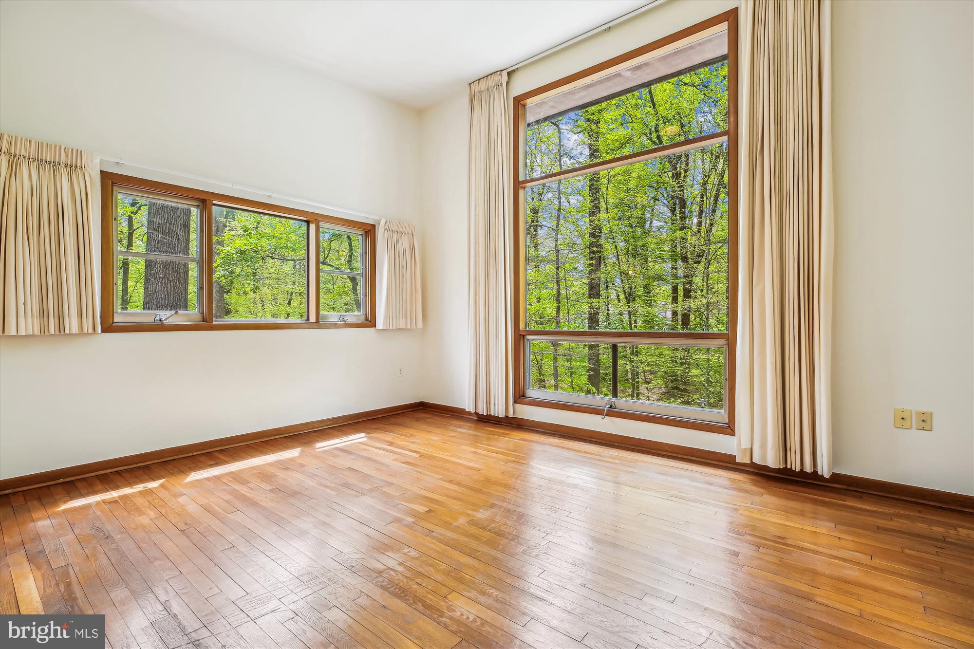 DARNESTOWN OUTSIDE - Residential