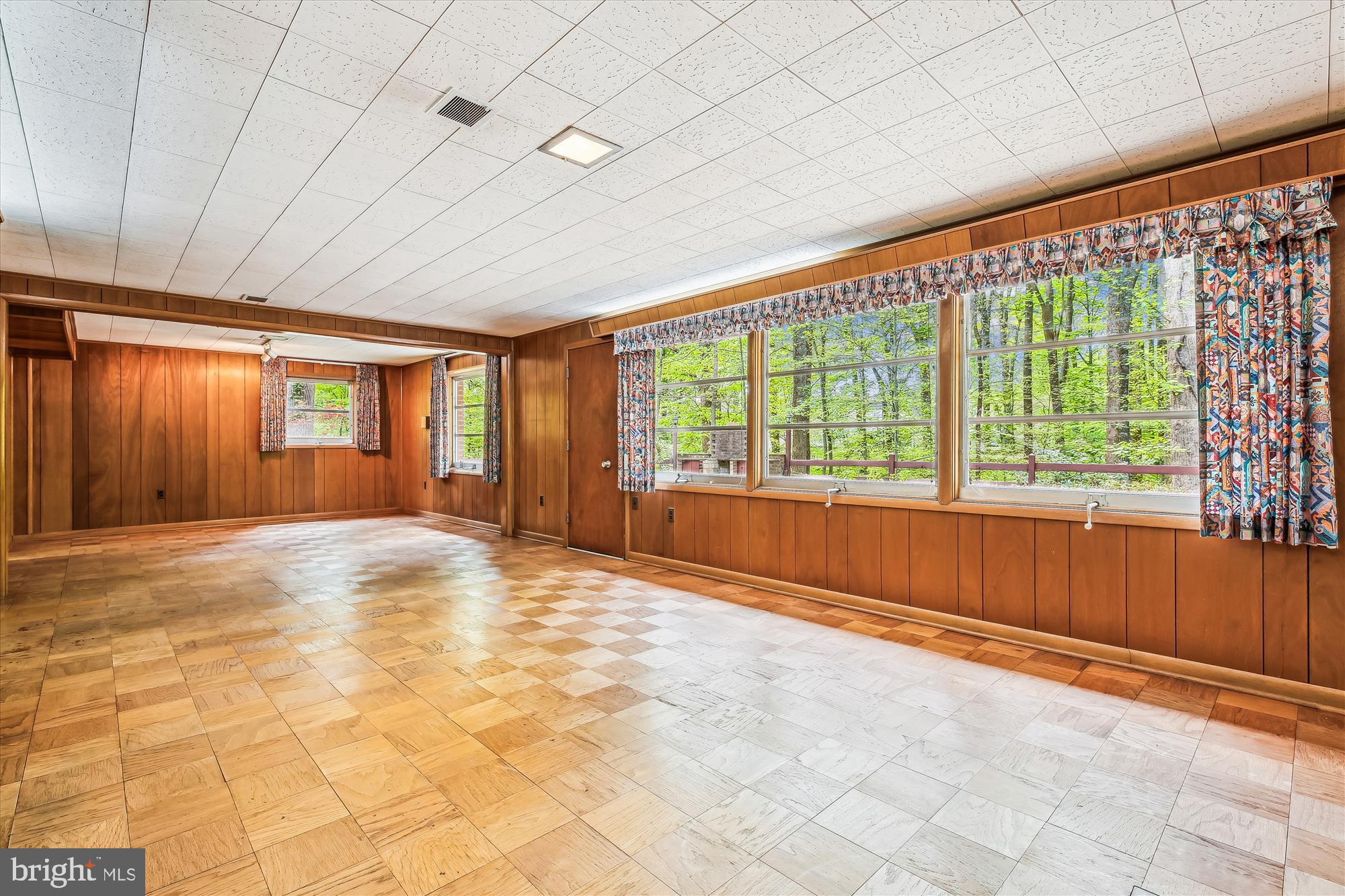 DARNESTOWN OUTSIDE - Residential