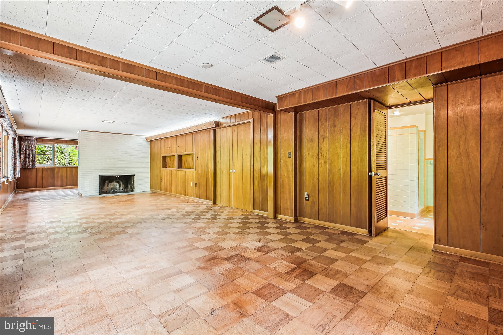 DARNESTOWN OUTSIDE - Residential