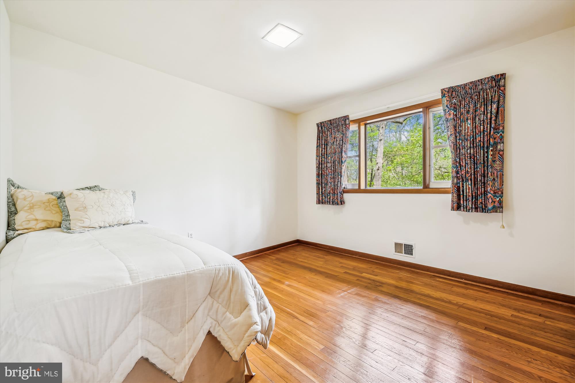 DARNESTOWN OUTSIDE - Residential