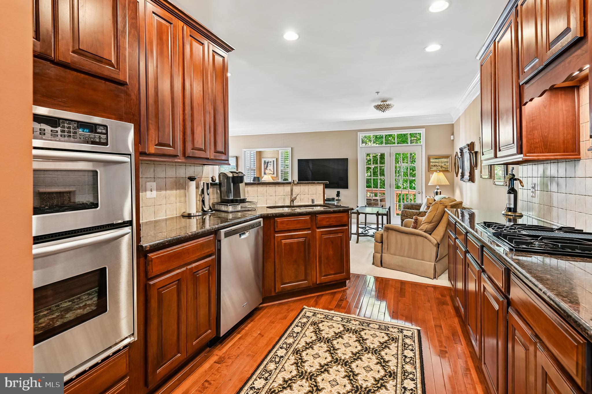 SOUTH RIVER COLONY - Residential