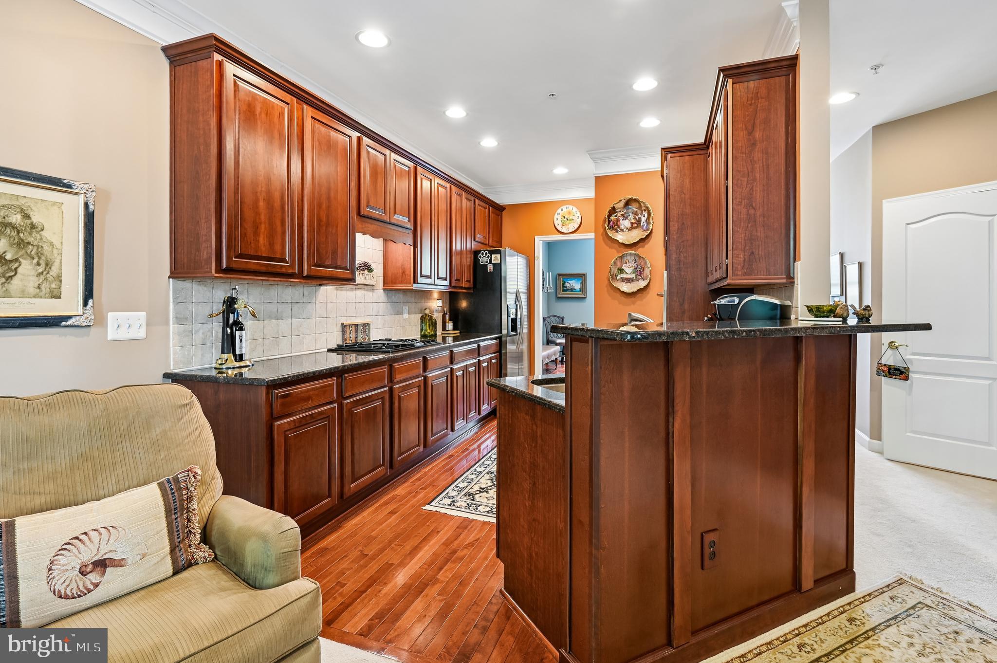SOUTH RIVER COLONY - Residential