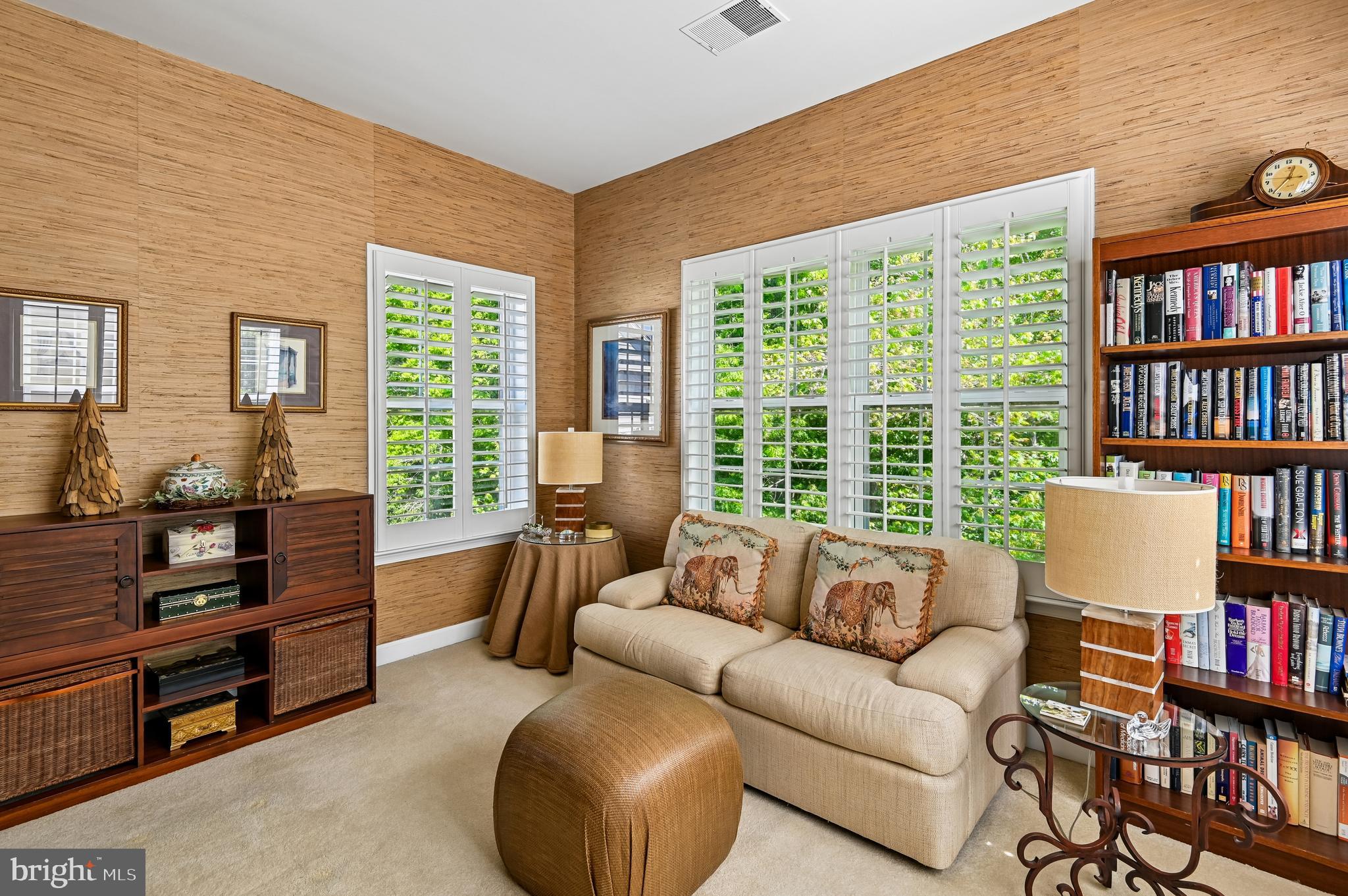 SOUTH RIVER COLONY - Residential
