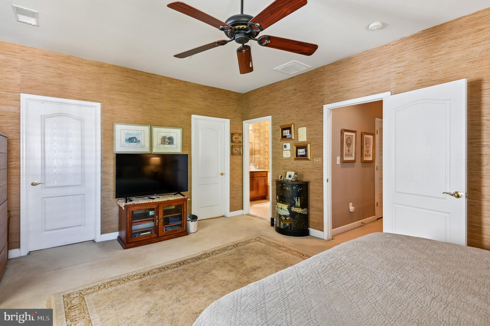 SOUTH RIVER COLONY - Residential