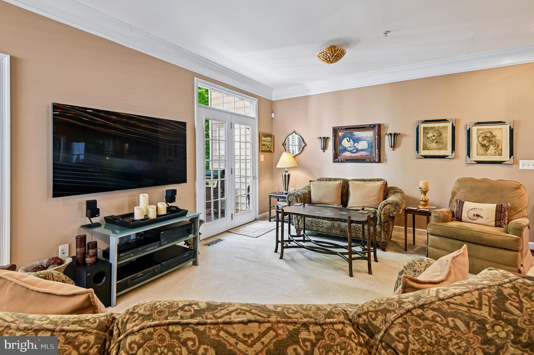 SOUTH RIVER COLONY - Residential