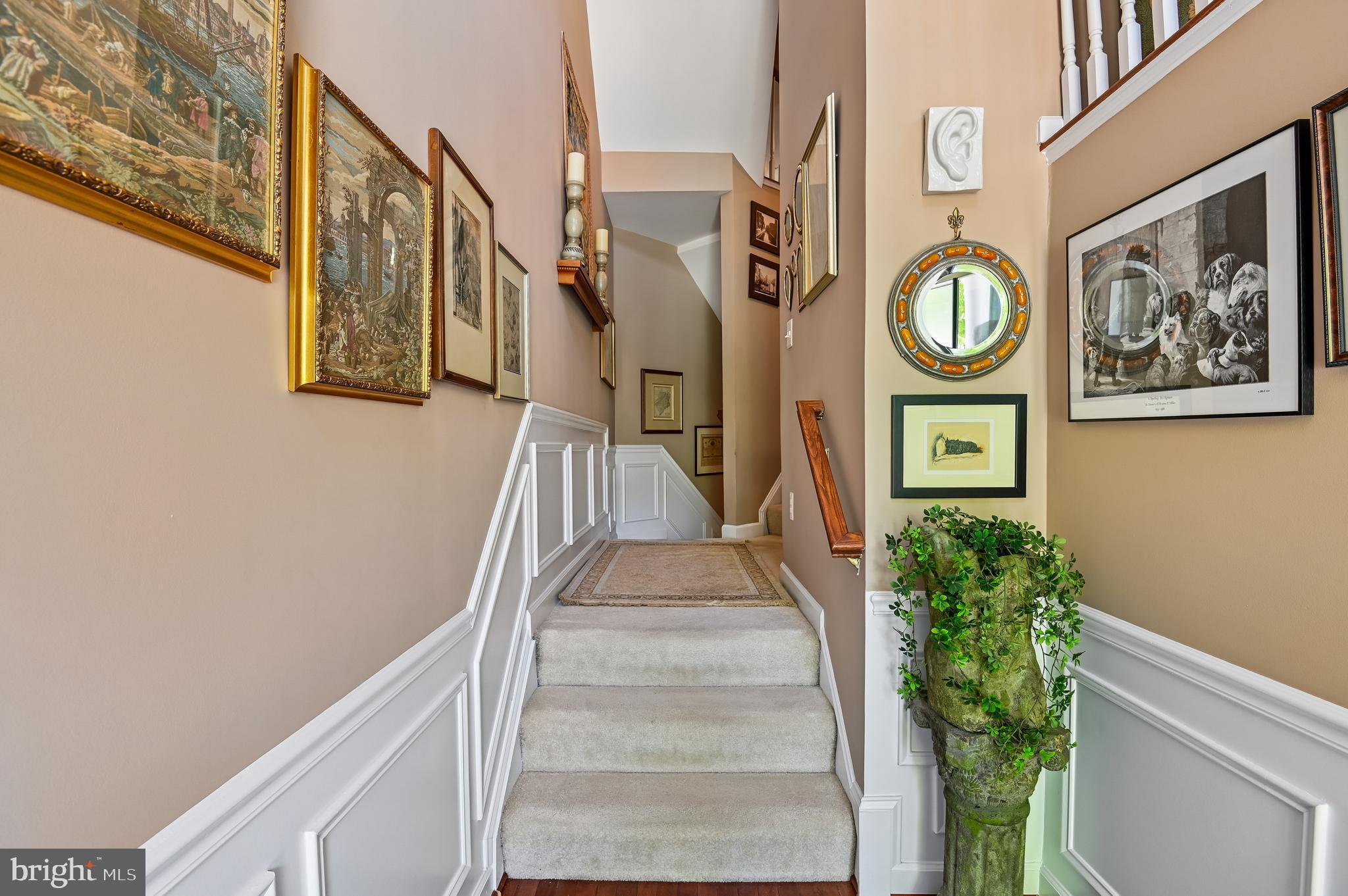 SOUTH RIVER COLONY - Residential