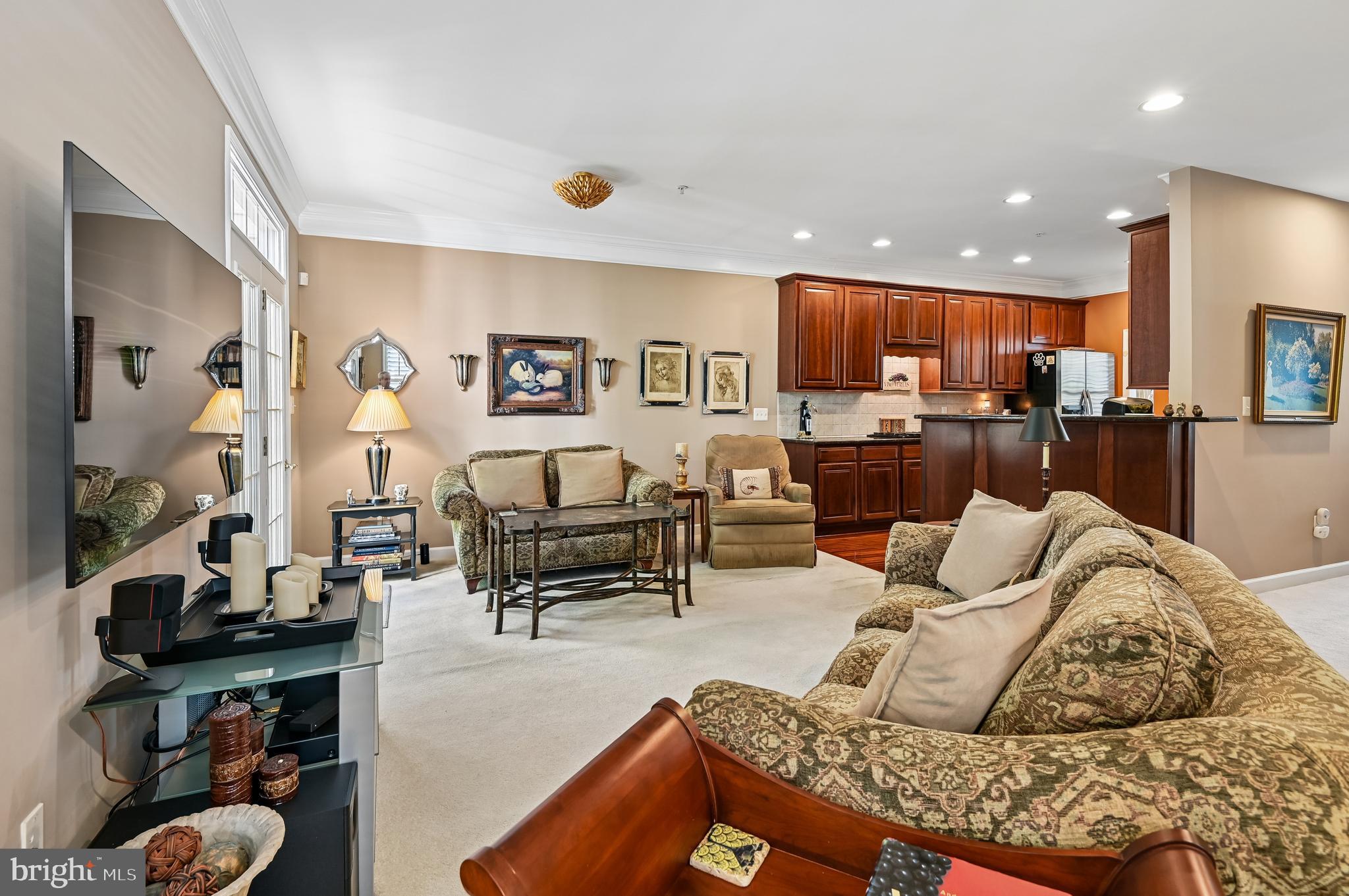 SOUTH RIVER COLONY - Residential
