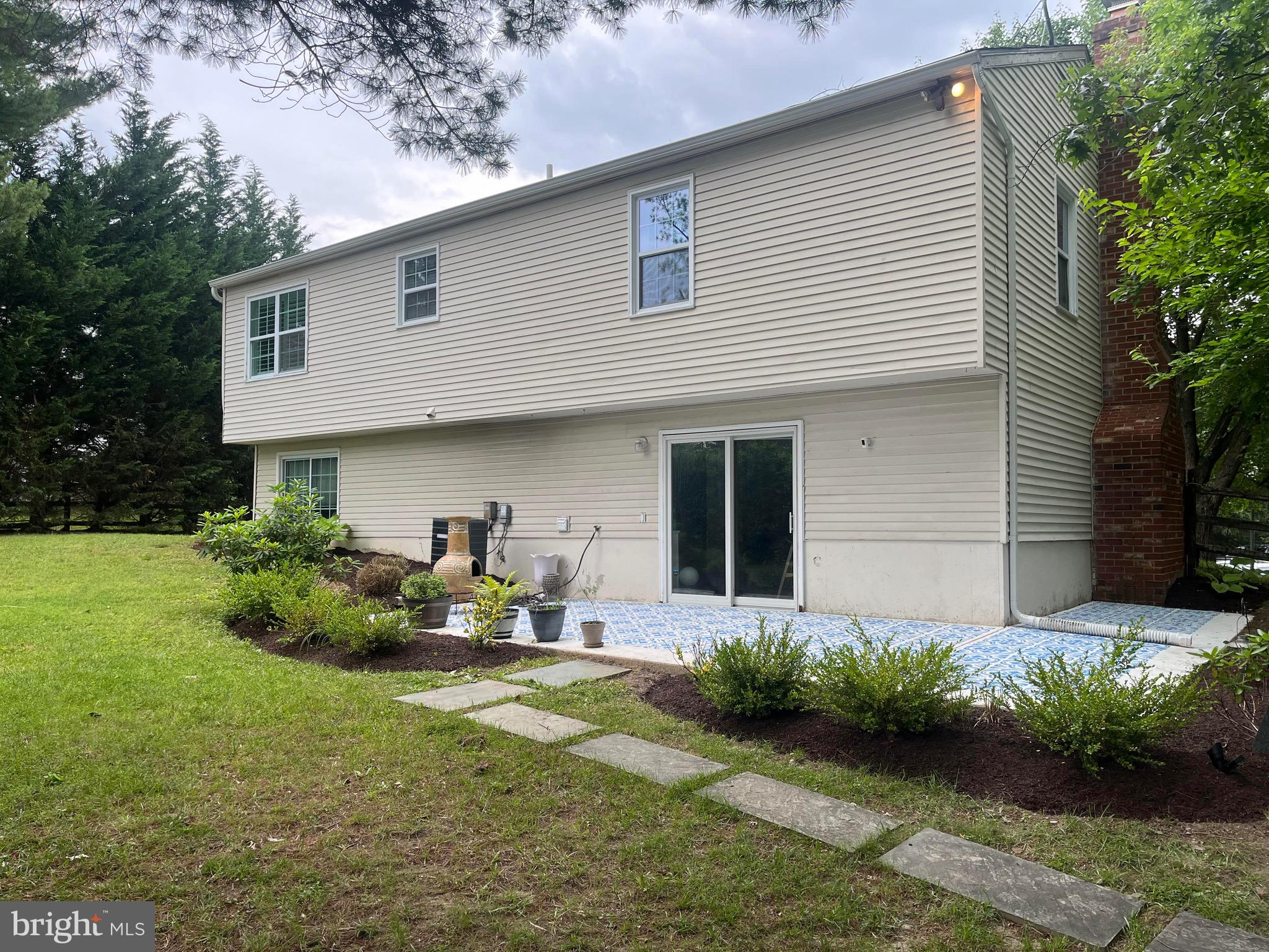 8805 IVORY GULL COURT