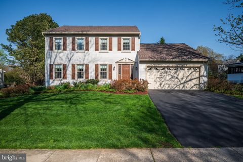 Photo of 4355 Morningwood Drive, OLNEY, MD 20832 (MLS # MDMC2225602)