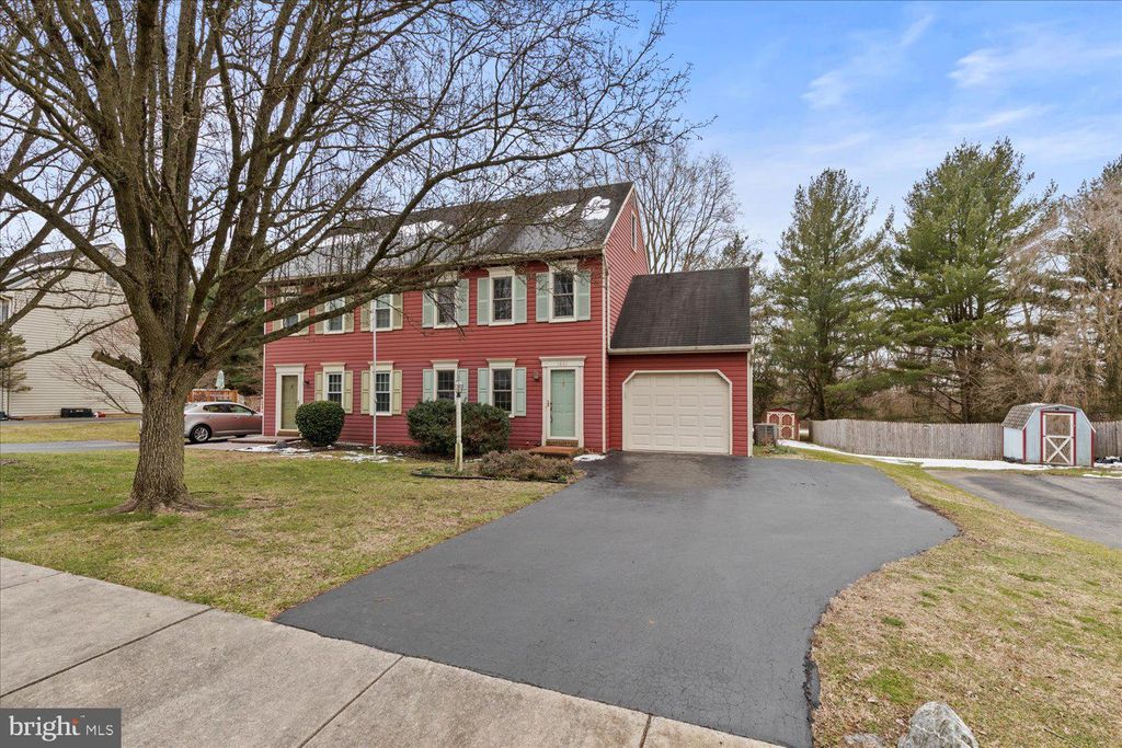 Photo of 1661 Chadwick Circle, Lancaster, PA 17603 (MLS # PALA2047448)