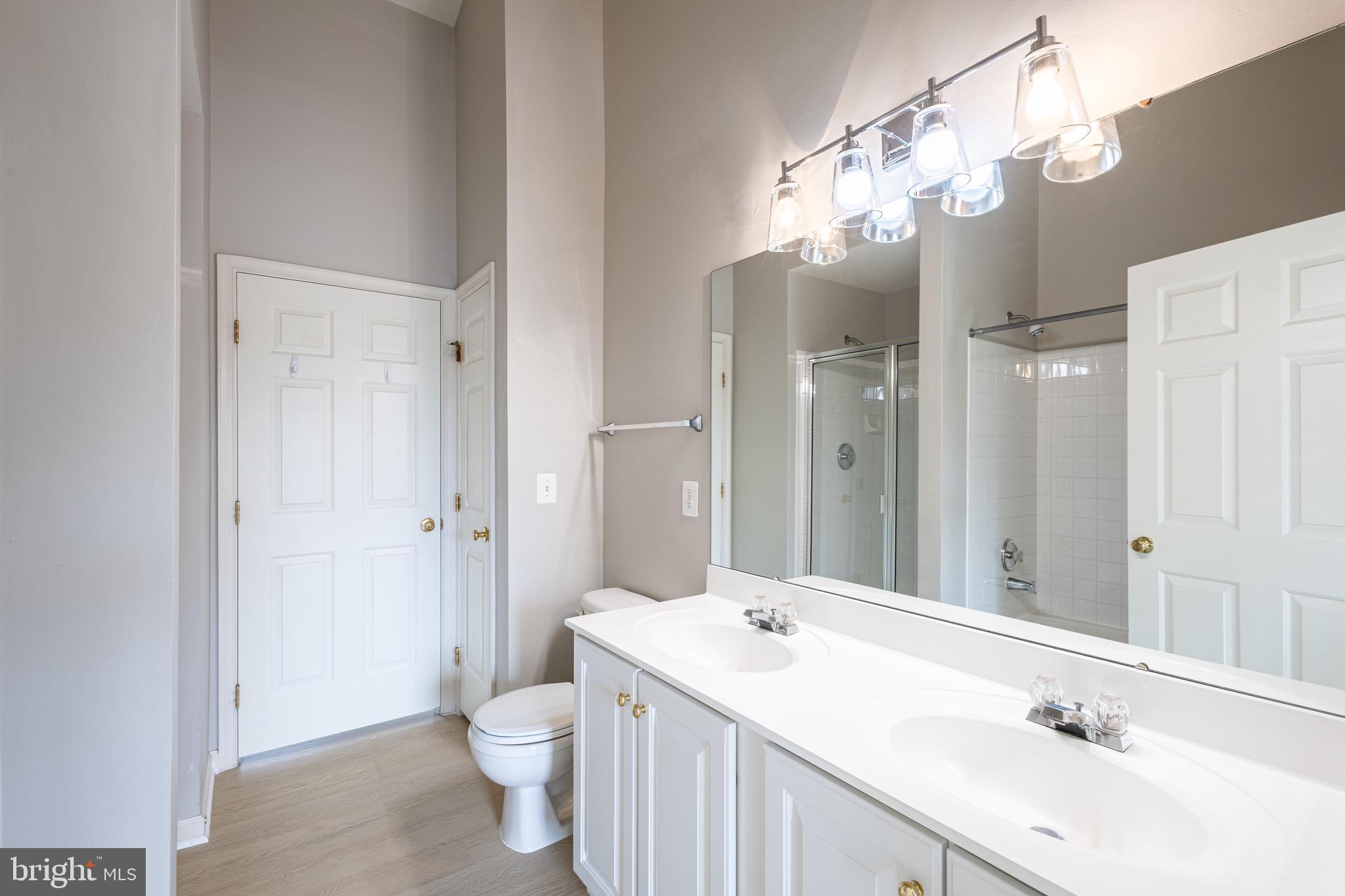 ASHBURN VILLAGE - Residential Lease