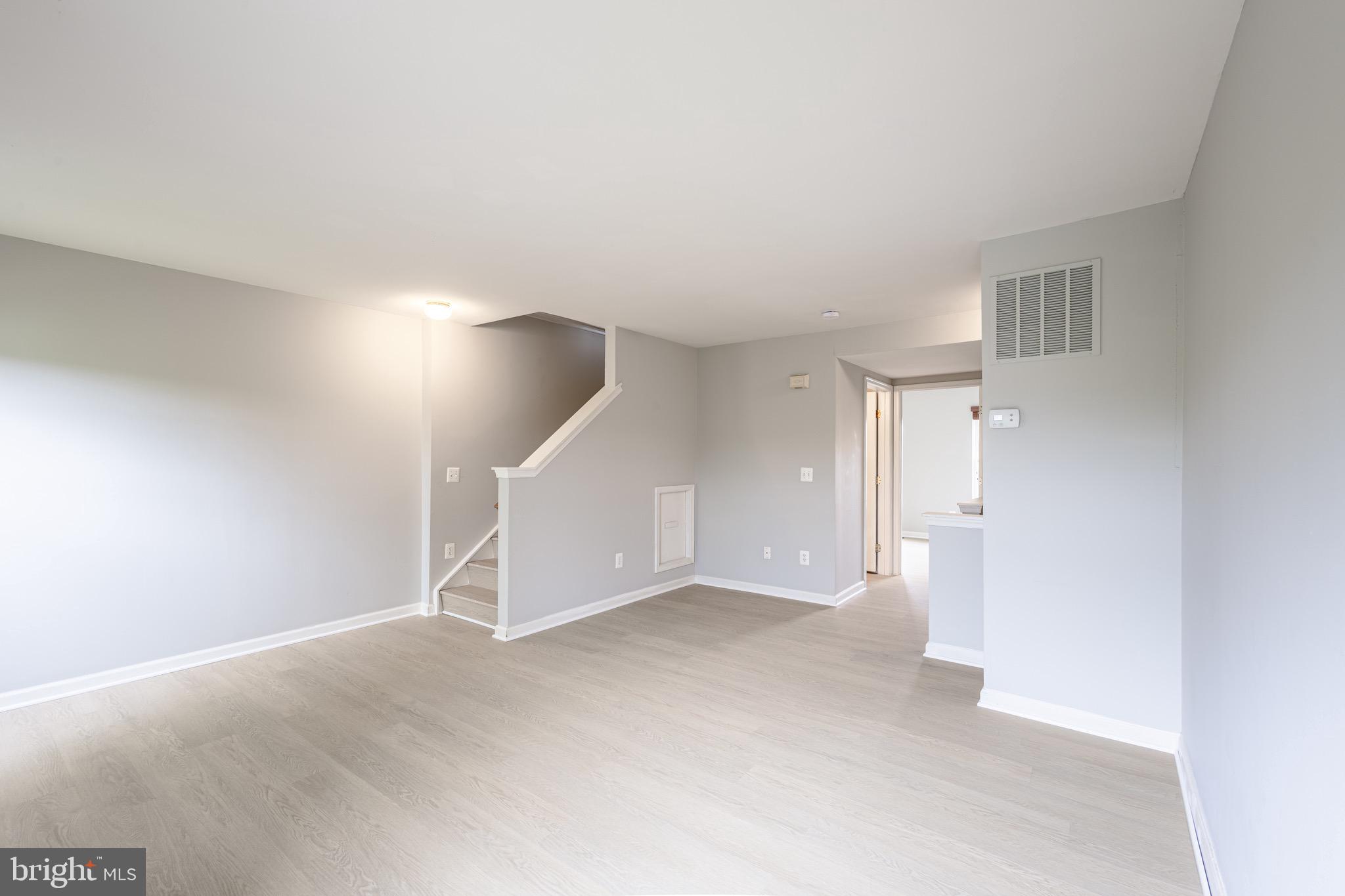 ASHBURN VILLAGE - Residential Lease