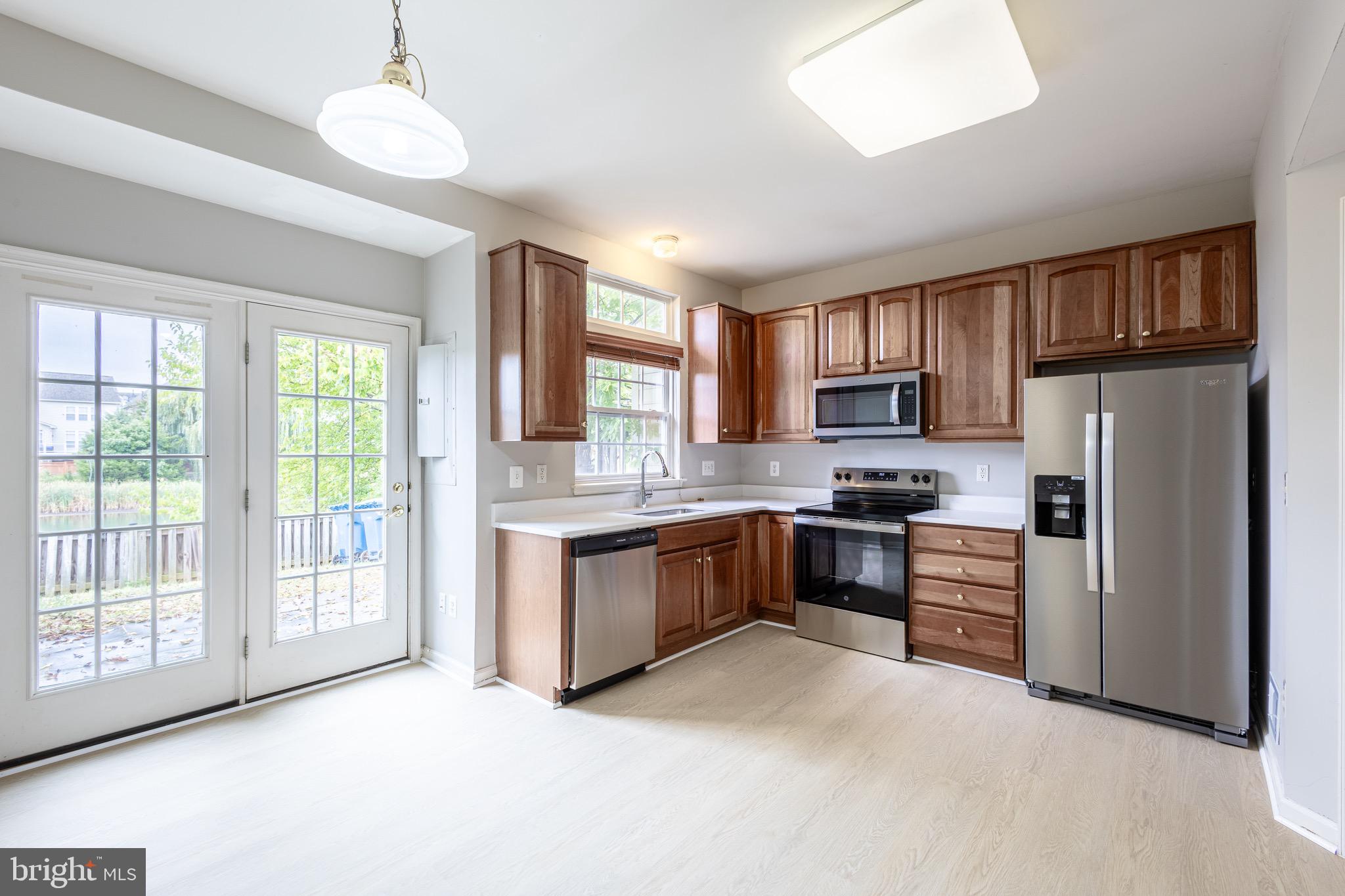 ASHBURN VILLAGE - Residential Lease