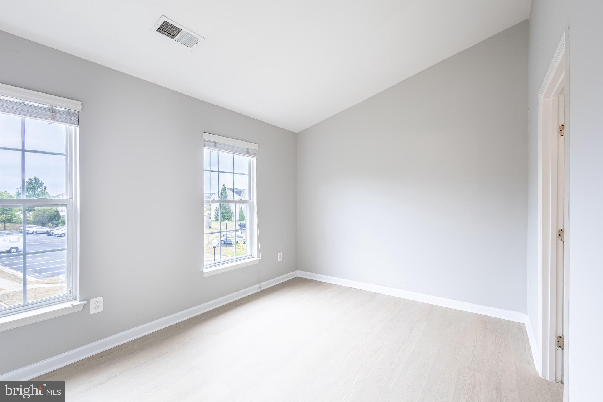 ASHBURN VILLAGE - Residential Lease