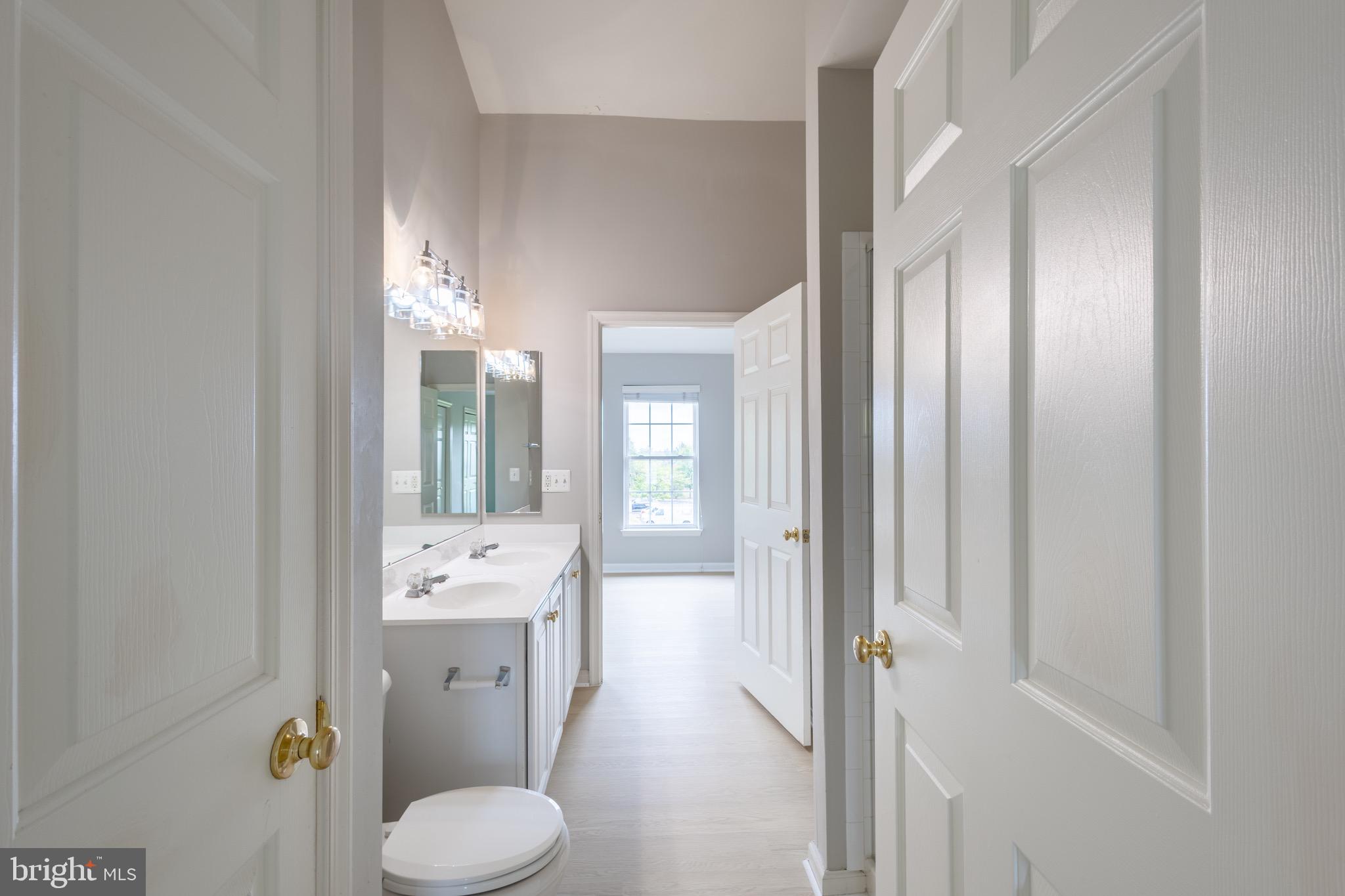 ASHBURN VILLAGE - Residential Lease