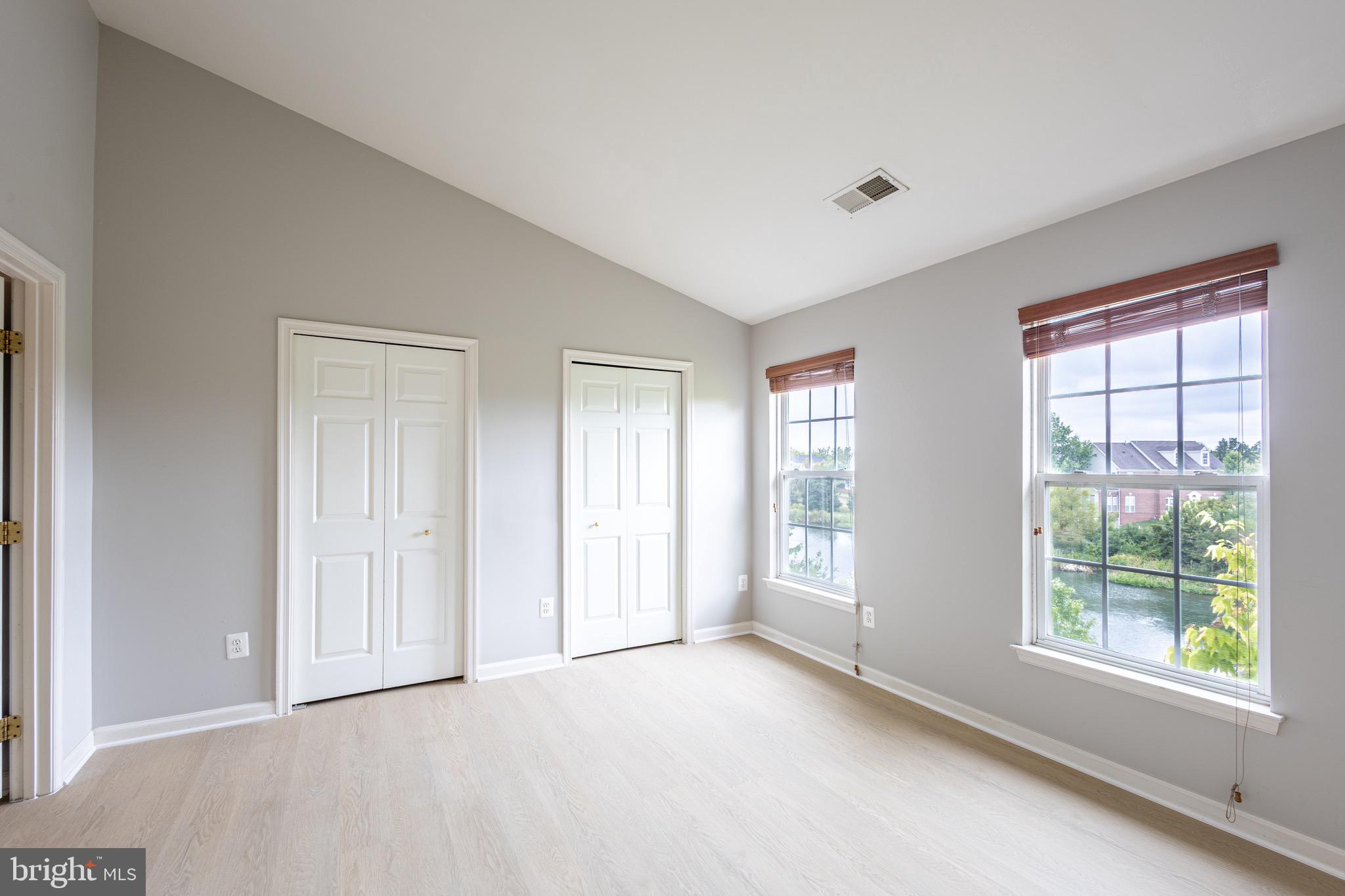 ASHBURN VILLAGE - Residential Lease